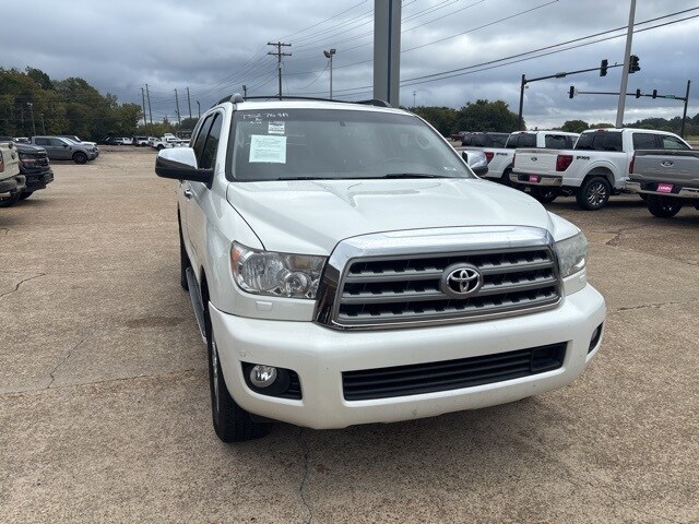 2016 Toyota Sequoia Platinum photo 4