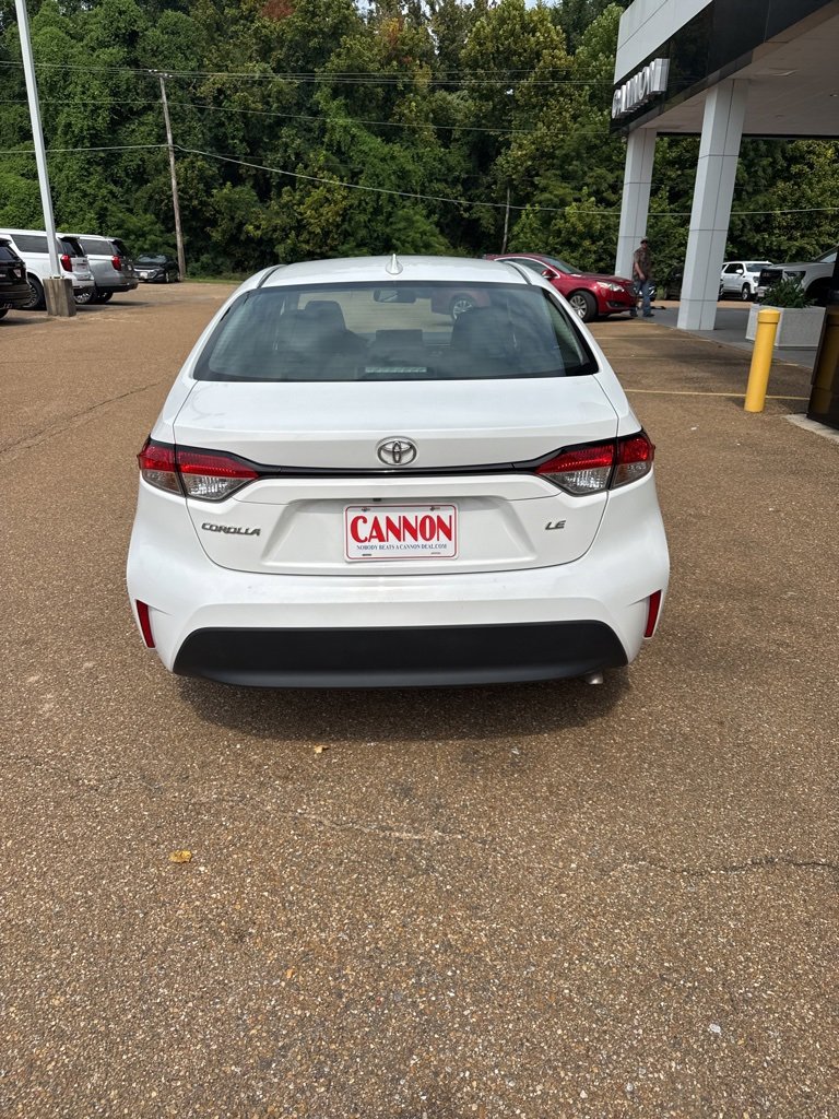 2023 Toyota Corolla LE photo 2