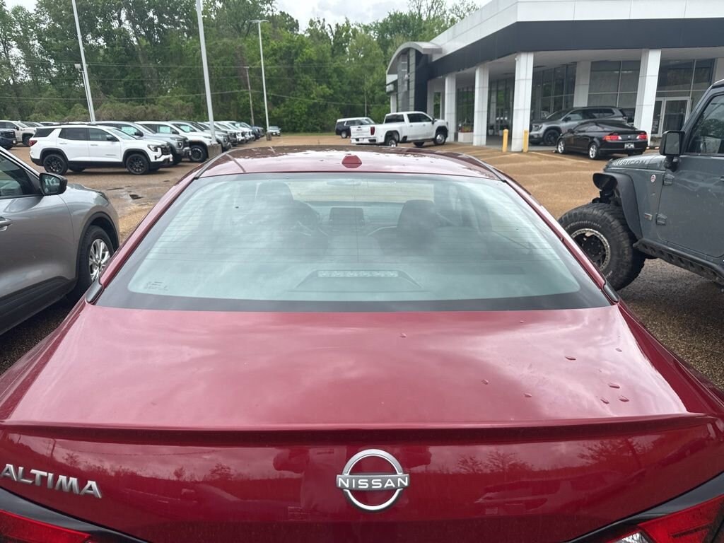 Used 2025 Nissan Altima SV