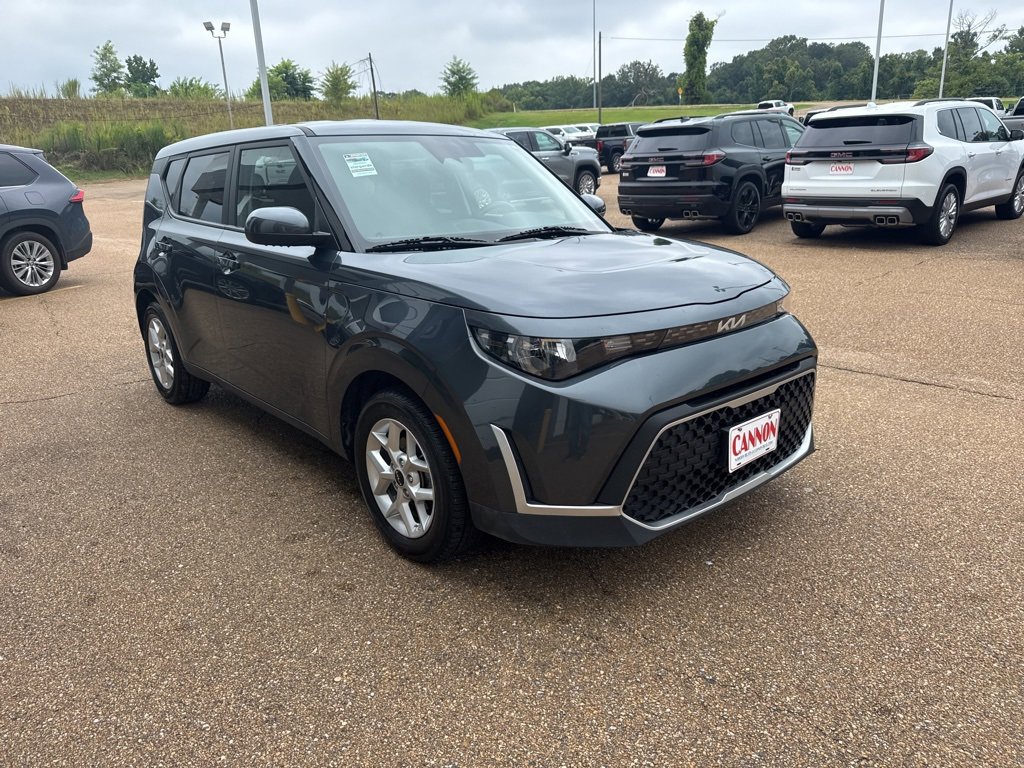 2024 Kia Soul LX photo 3