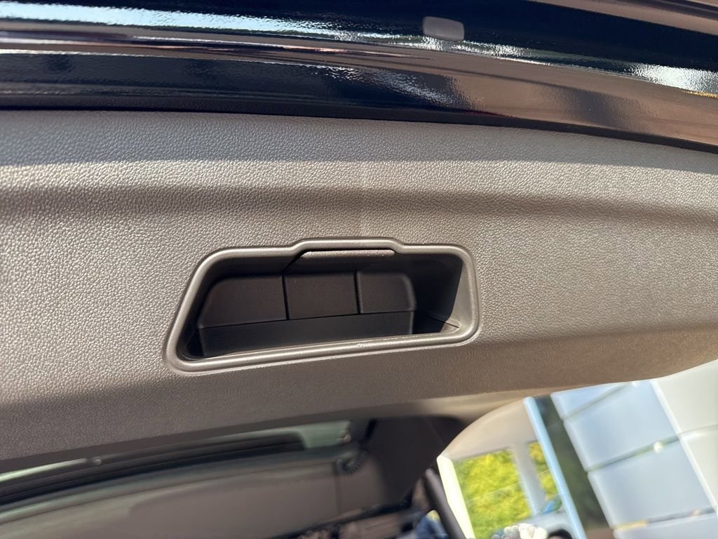 2026 GMC Yukon XL Denali - Photo 44