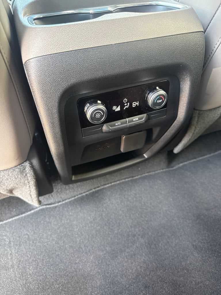 2026 GMC Acadia Elevation - Photo 28