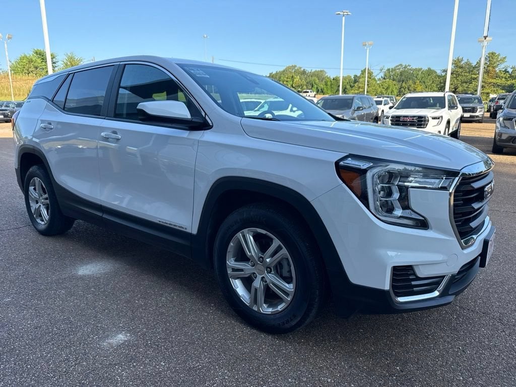 Used 2024 GMC Terrain SLE SUV