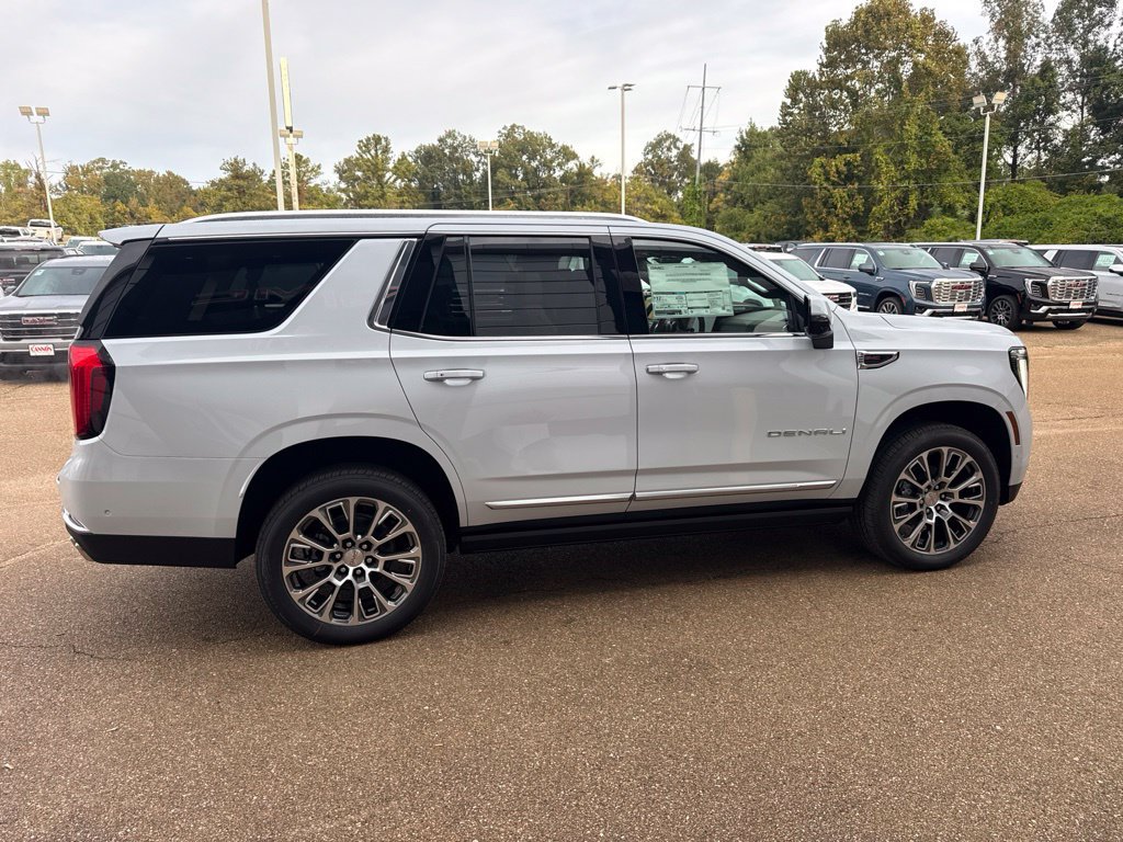 2027 GMC Yukon Denali - Photo 8