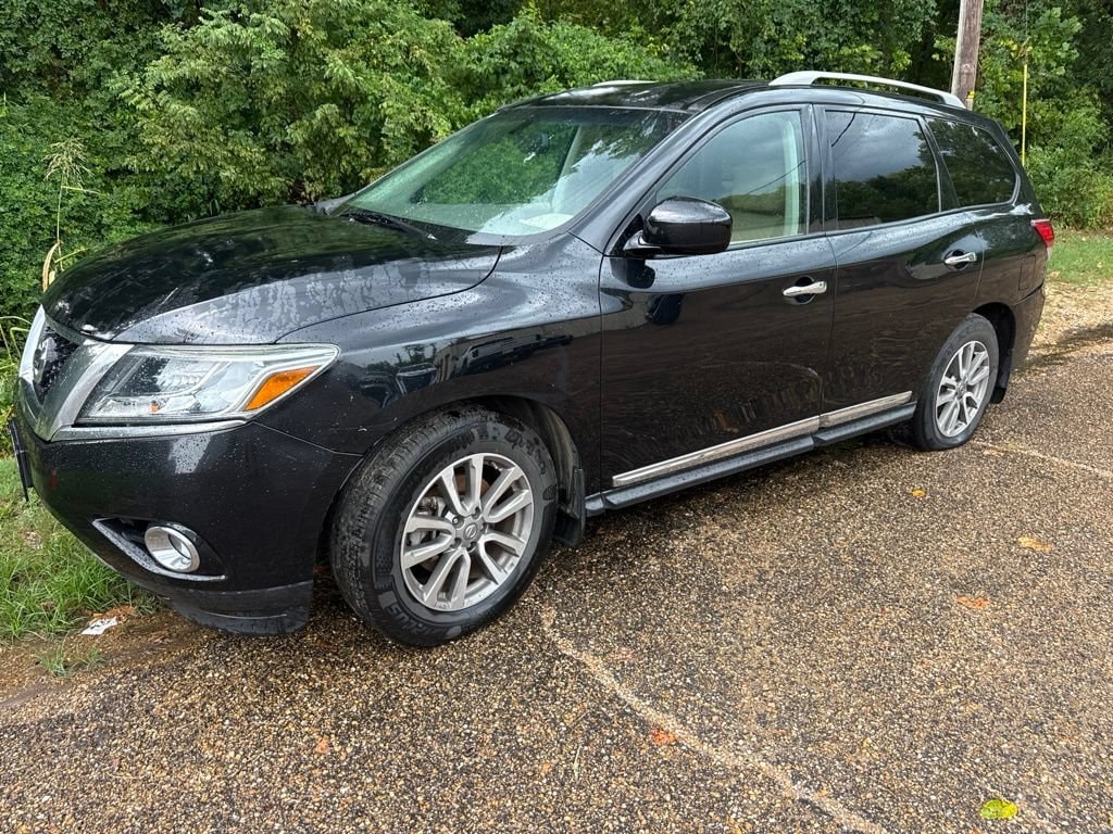 Used 2015 Nissan Pathfinder SL with VIN 5N1AR2MN8FC616611 for sale in Vicksburg, MS