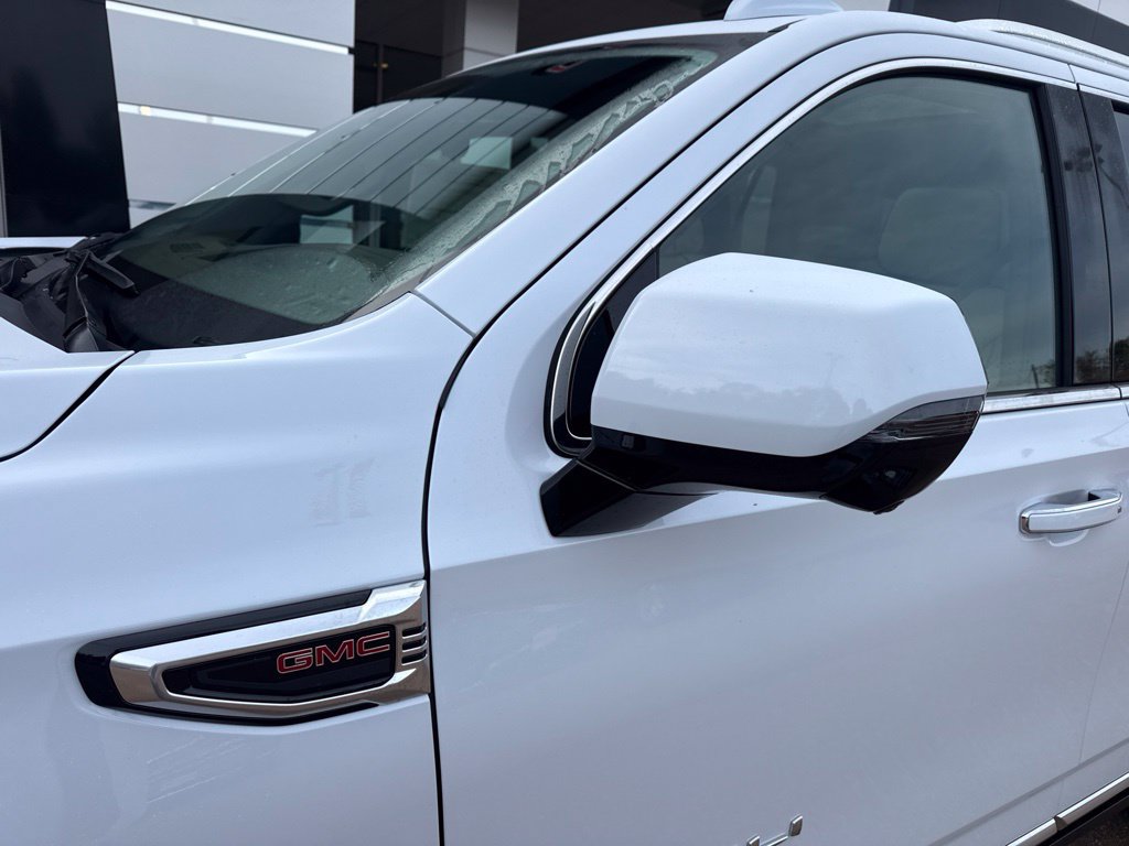 2027 GMC Yukon Denali - Photo 12