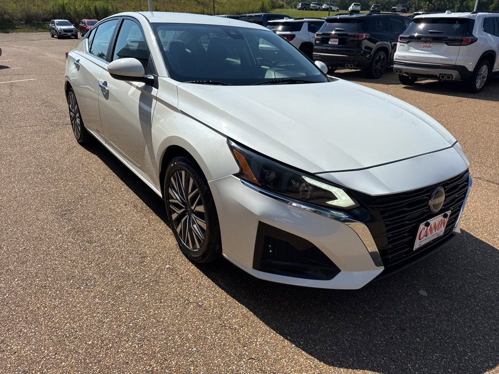 2023 Nissan Altima 2.5 SV photo 3