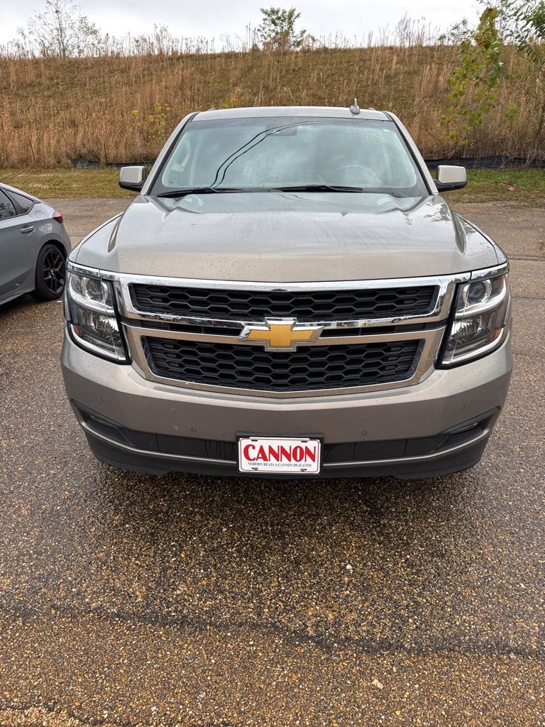 2017 Chevrolet Tahoe LT photo 2
