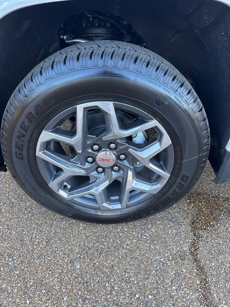 2026 GMC Sierra 1500 SLT - Photo 7