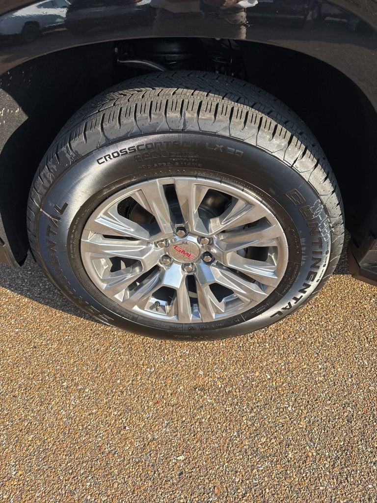 2026 GMC Yukon XL Denali - Photo 6