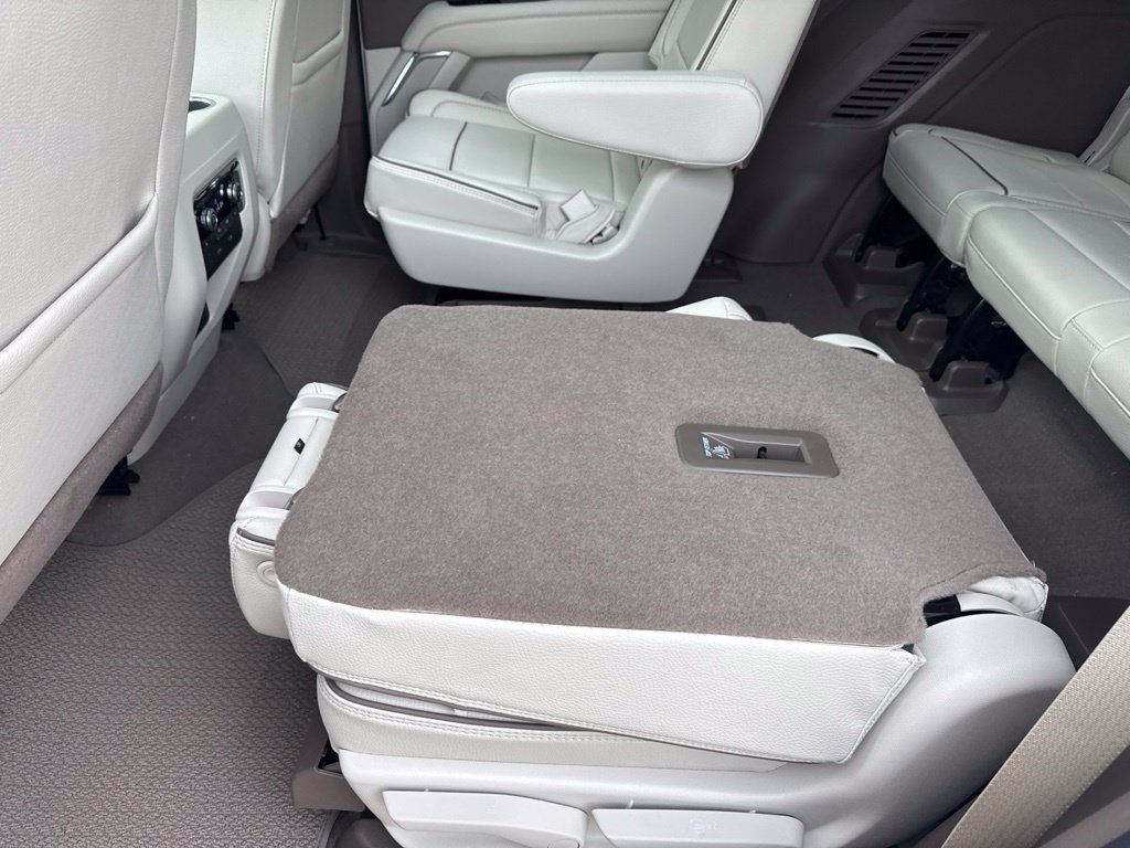 2027 GMC Yukon Denali - Photo 32