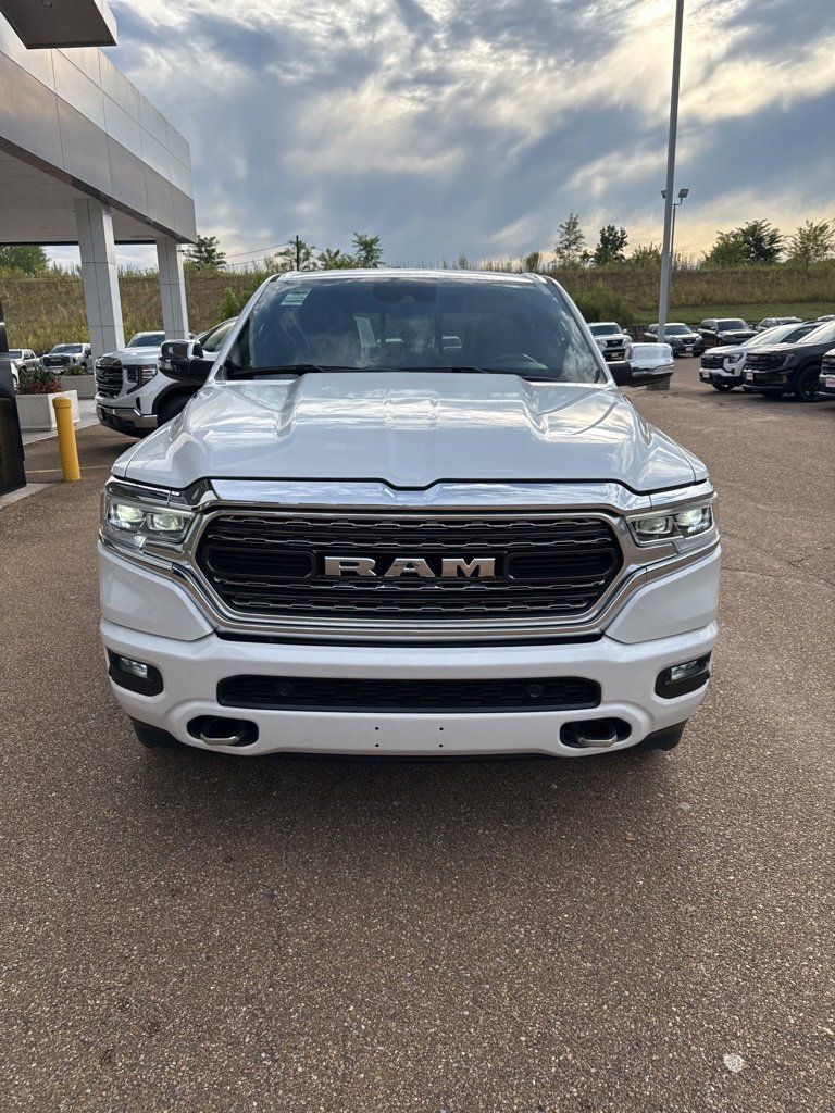 2022 Ram 1500 Limited photo 2