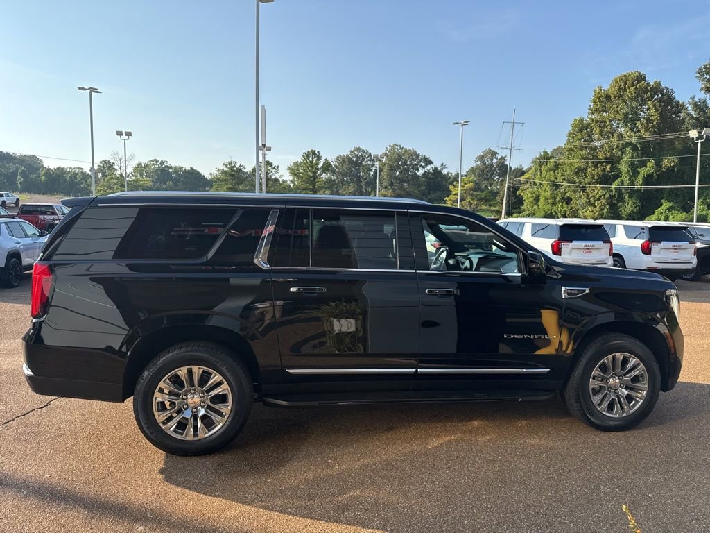 2026 GMC Yukon XL Denali - Photo 10