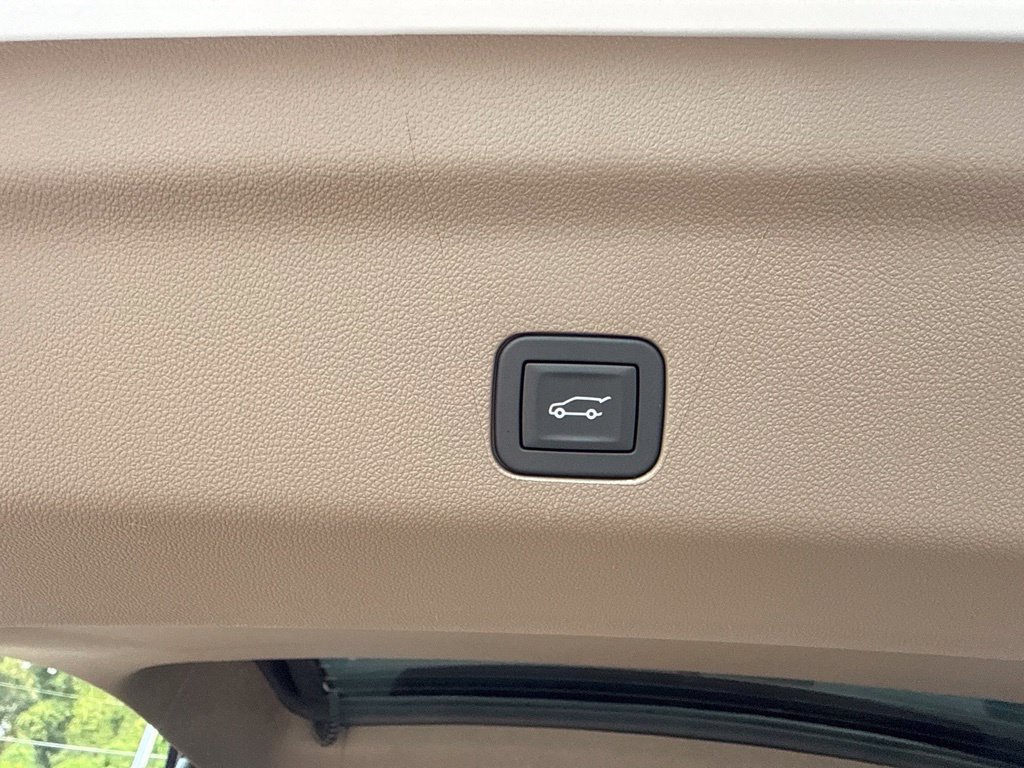 2027 GMC Yukon Denali - Photo 42