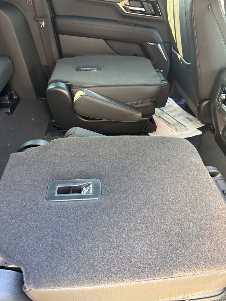 2026 GMC Yukon XL Denali - Photo 33