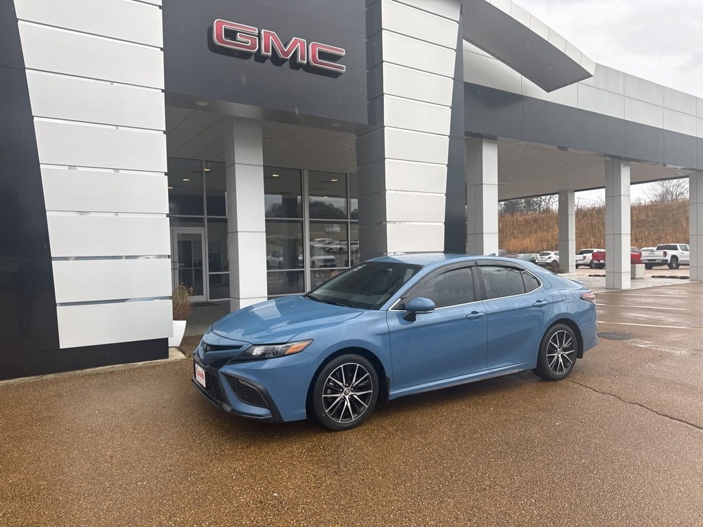 Used 2024 Toyota Camry SE