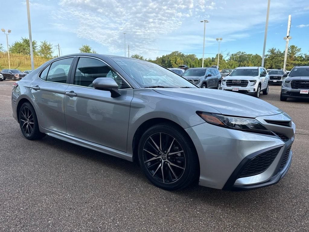 Used 2024 Toyota Camry SE