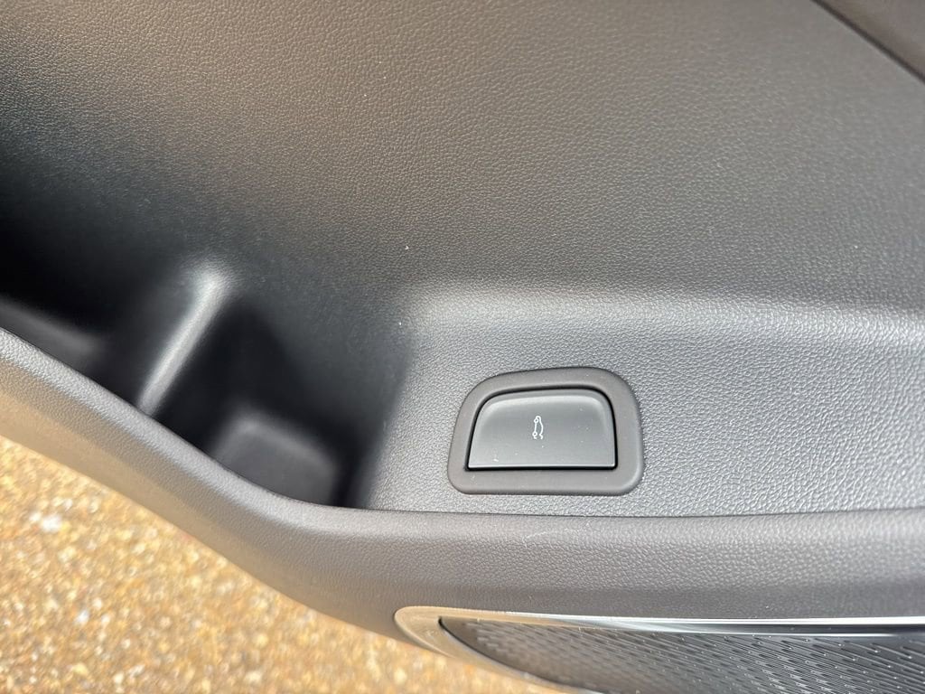 2026 GMC Acadia Elevation - Photo 28