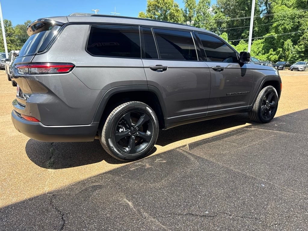 Used 2023 Jeep Grand Cherokee L Altitude