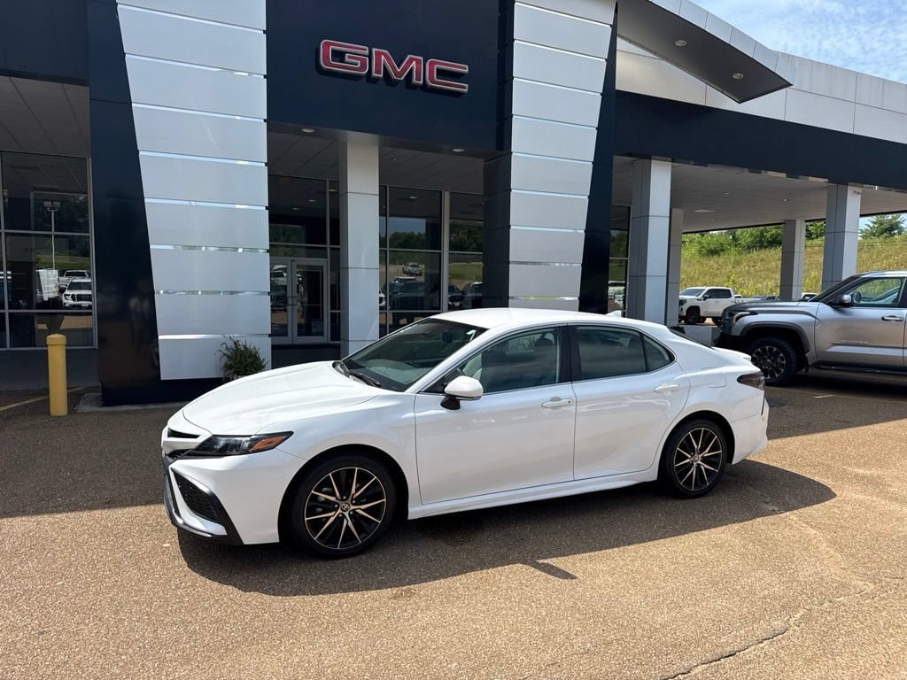 Used 2024 Toyota Camry SE