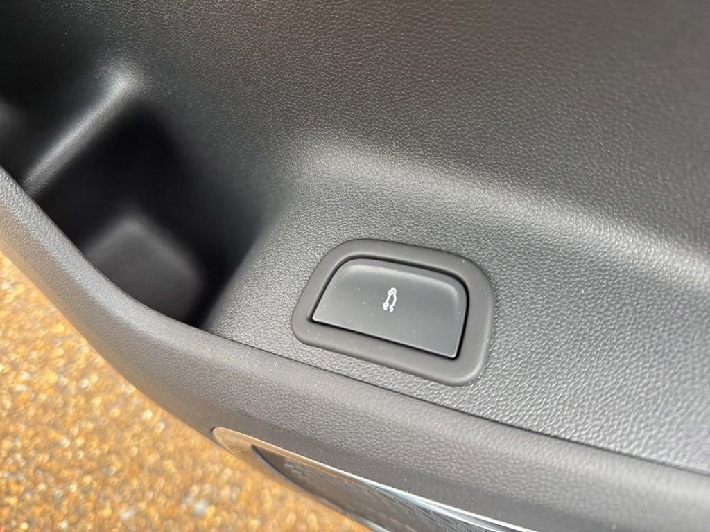 2026 GMC Acadia Denali - Photo 20