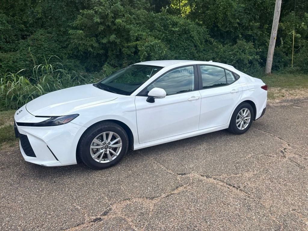 Used 2025 Toyota Camry LE