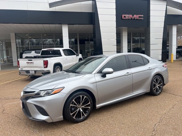 Used 2020 Toyota Camry SE with VIN 4T1G11AK2LU502437 for sale in Vicksburg, MS