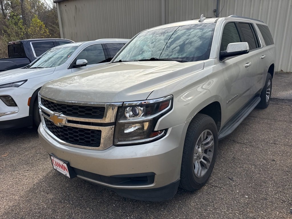 2017 Chevrolet Suburban LT's photo