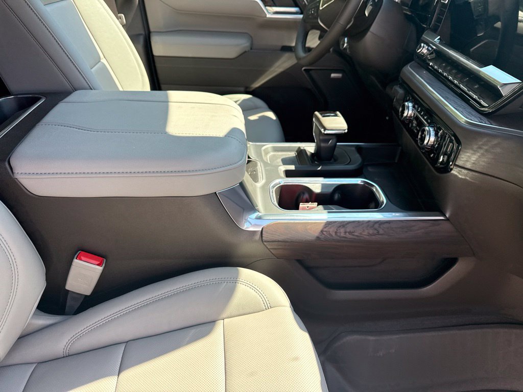 2026 GMC Sierra 1500 SLT - Photo 6