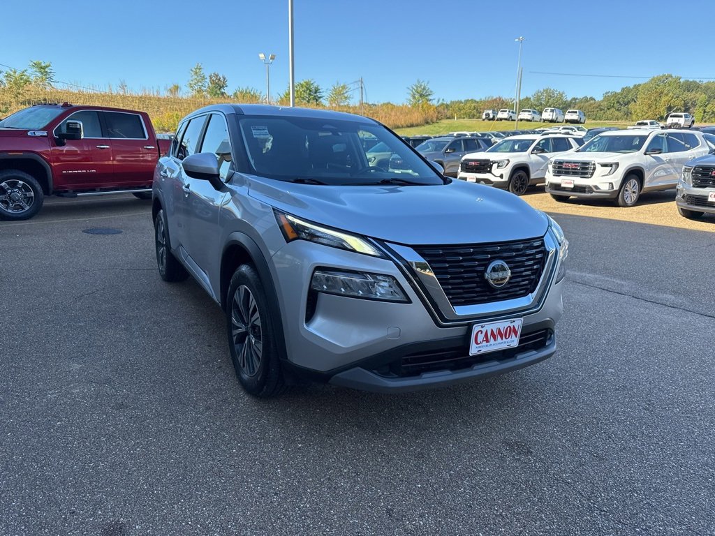 2023 Nissan Rogue SV photo 2