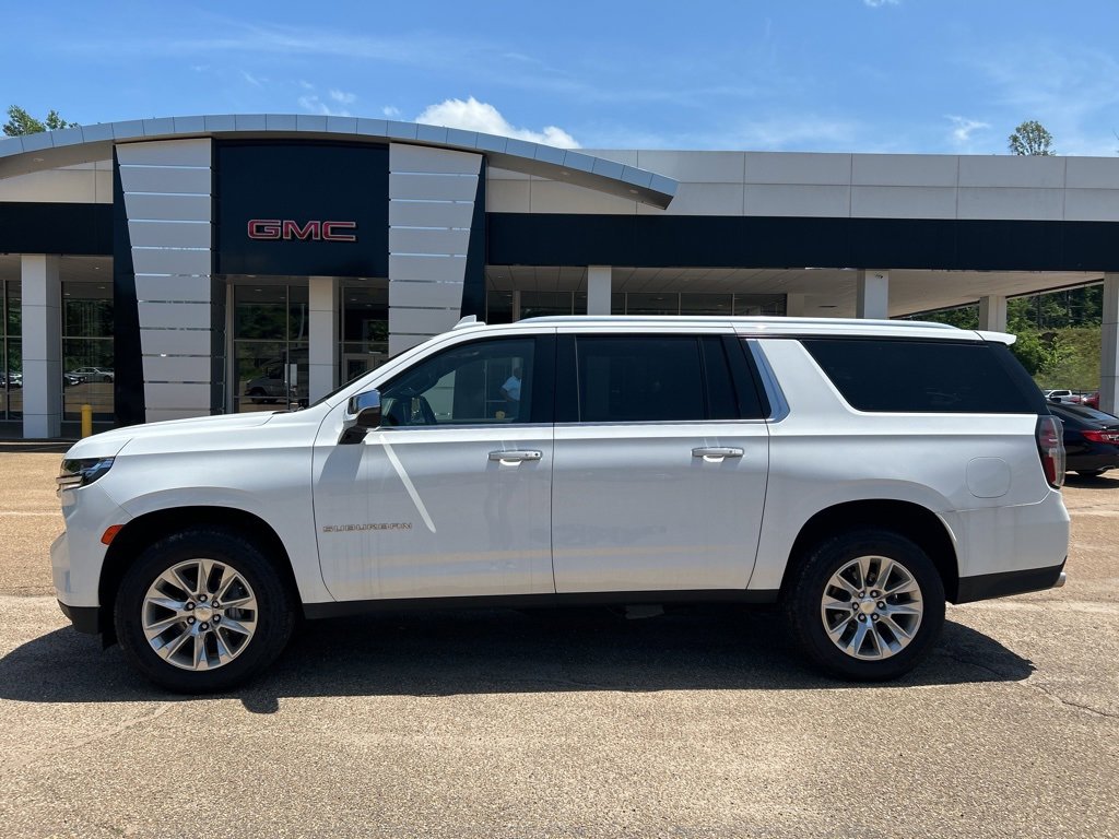 Used 2022 Chevrolet Suburban Premier with VIN 1GNSKFKD5NR107366 for sale in Vicksburg, MS