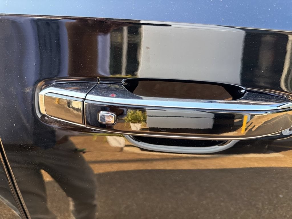2026 GMC Yukon XL Denali - Photo 27