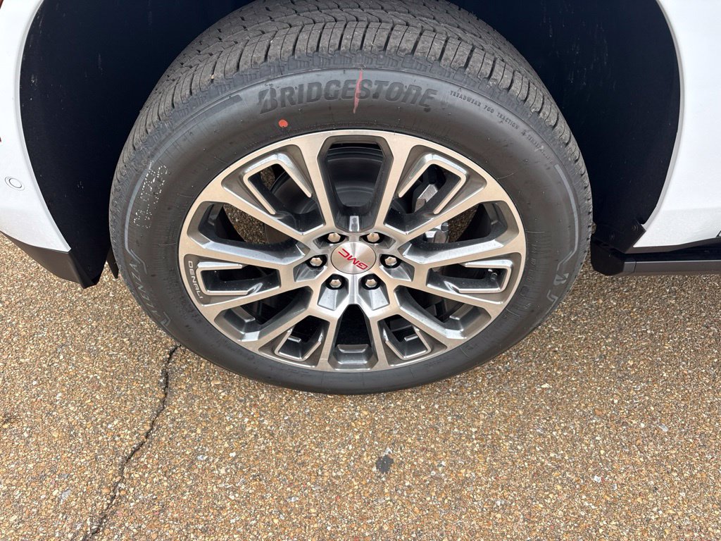 2027 GMC Yukon Denali - Photo 9