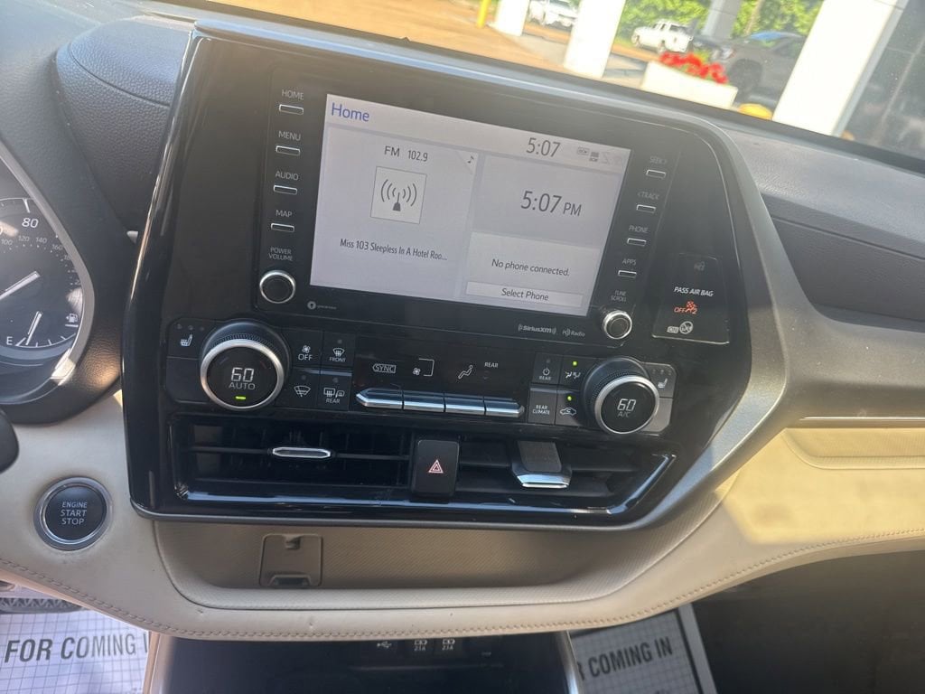 Used 2021 Toyota Highlander XLE