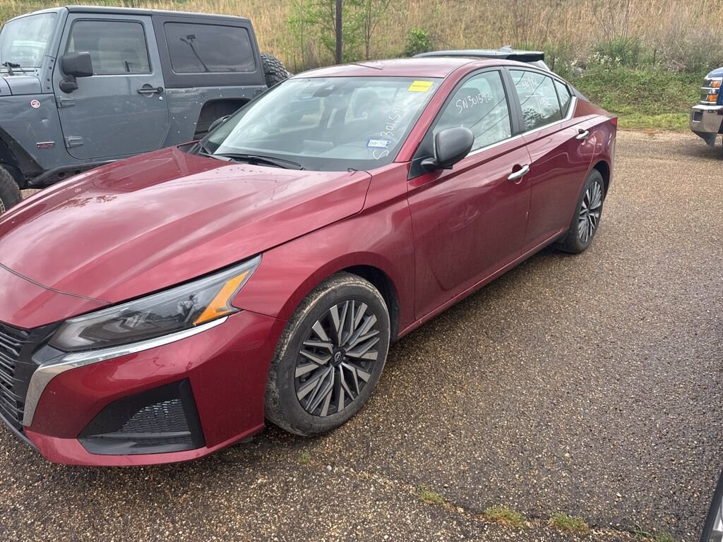 Used 2025 Nissan Altima SV
