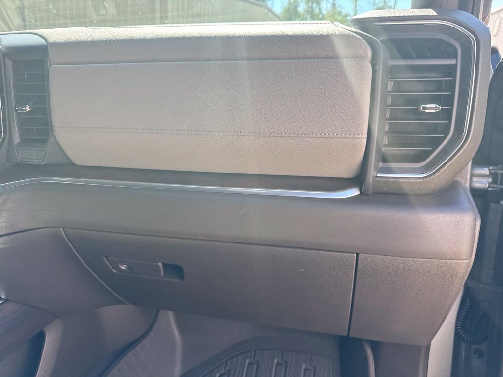 2026 GMC Sierra 1500 SLT - Photo 7