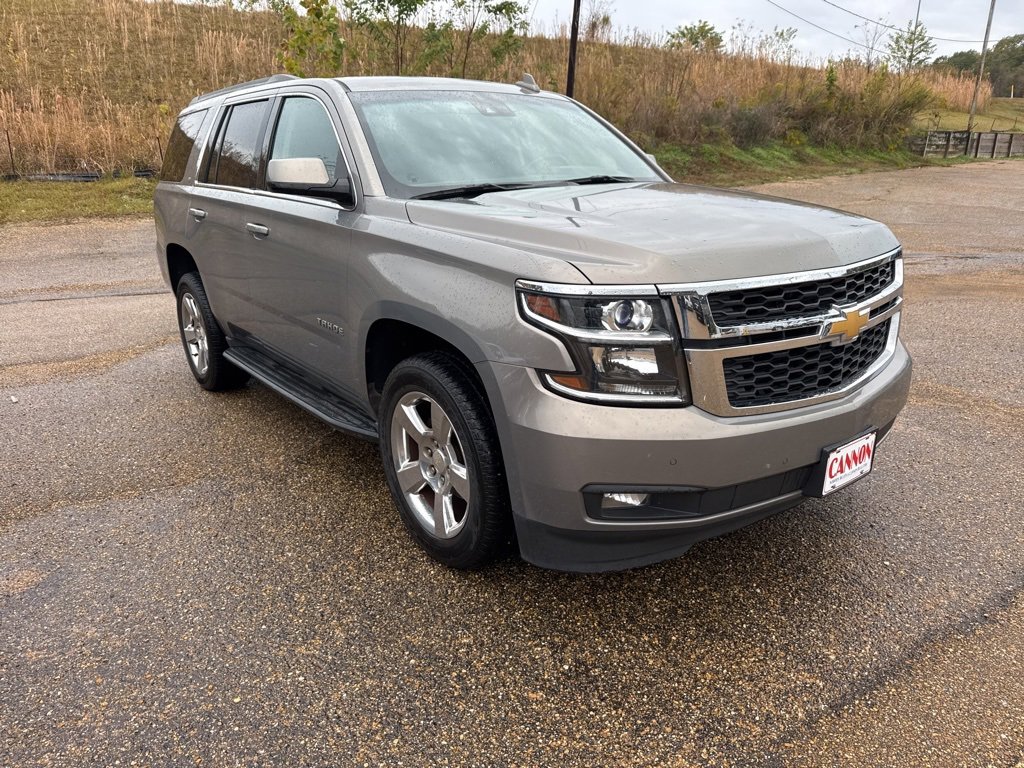 2017 Chevrolet Tahoe LT photo 3