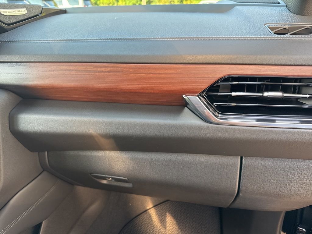 2026 GMC Yukon XL Denali - Photo 32