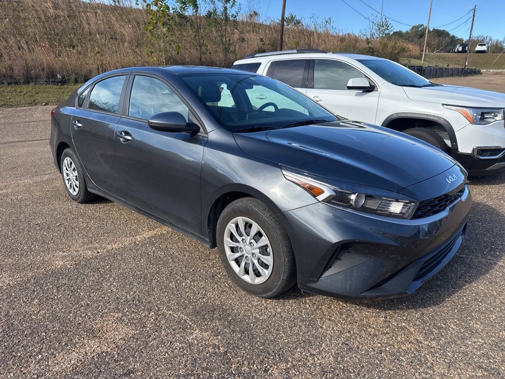 2024 Kia Forte LX photo 2
