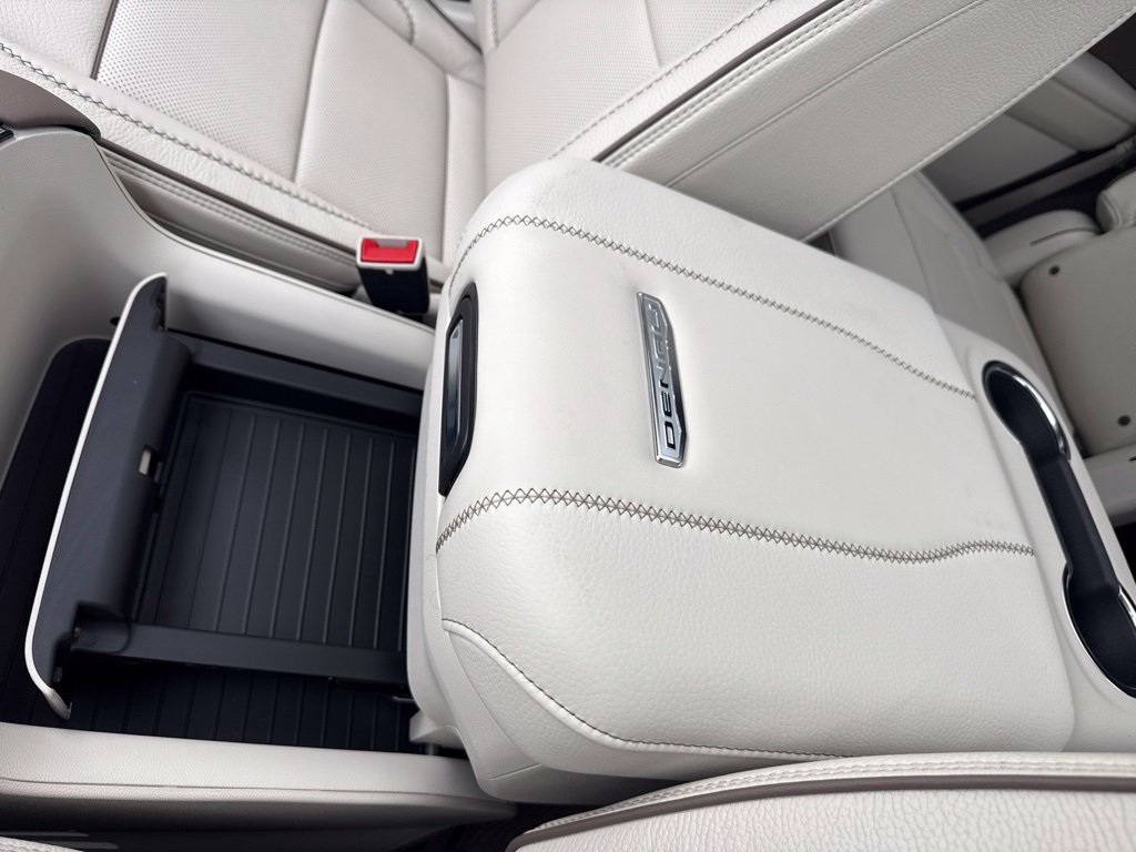2027 GMC Yukon Denali - Photo 59