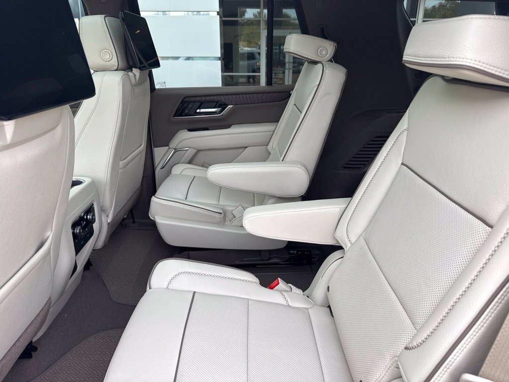 2027 GMC Yukon Denali - Photo 29
