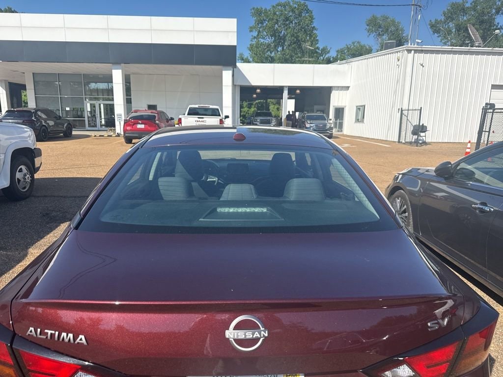 Used 2024 Nissan Altima 2.5 SV