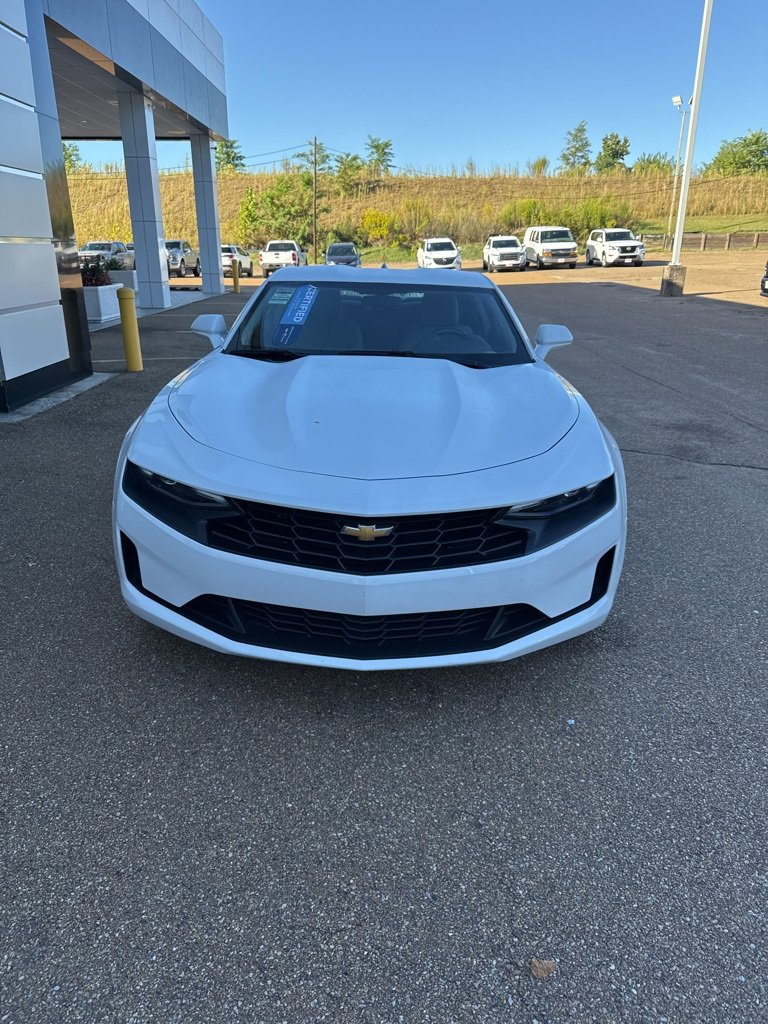 2023 Chevrolet Camaro 1LT photo 2