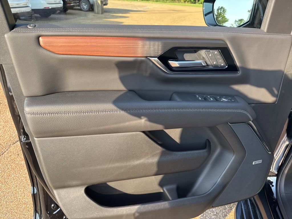 2026 GMC Yukon XL Denali - Photo 17
