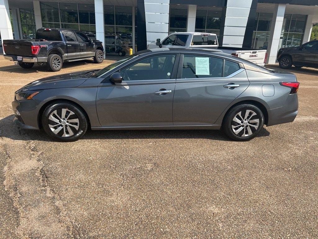 Used 2022 Nissan Altima S with VIN 1N4BL4BV5NN358310 for sale in Vicksburg, MS