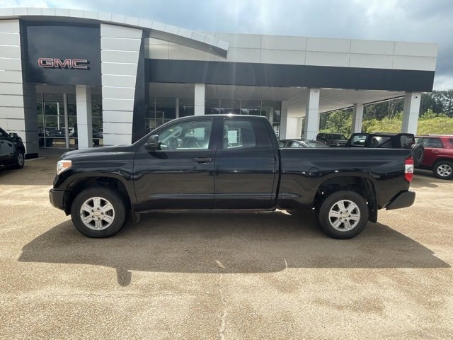 Used 2017 Toyota Tundra SR with VIN 5TFRM5F19HX112226 for sale in Vicksburg, MS