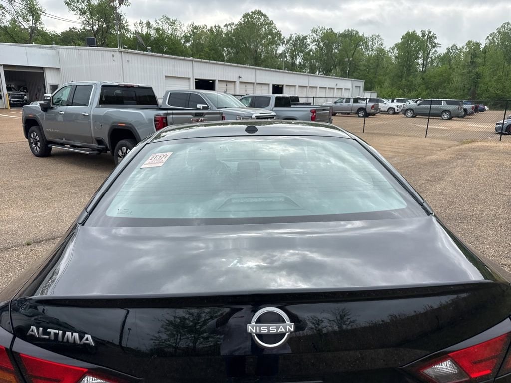 Used 2025 Nissan Altima SV