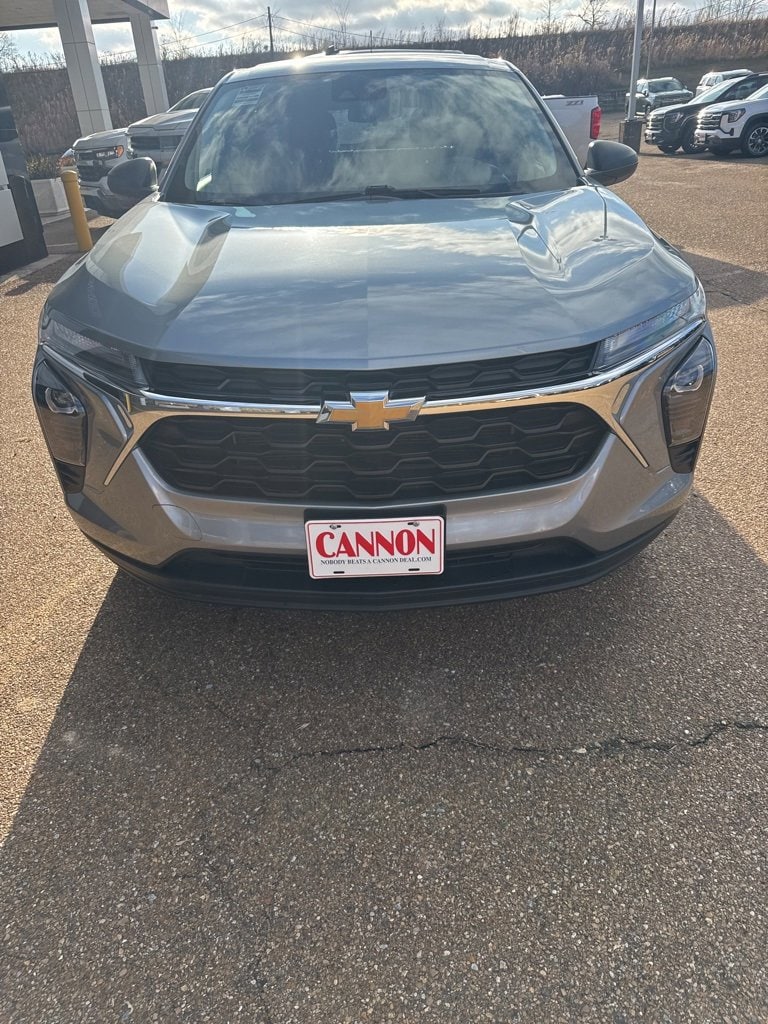 Used 2024 Chevrolet Trax LS with VIN KL77LFE27RC048493 for sale in Vicksburg, MS