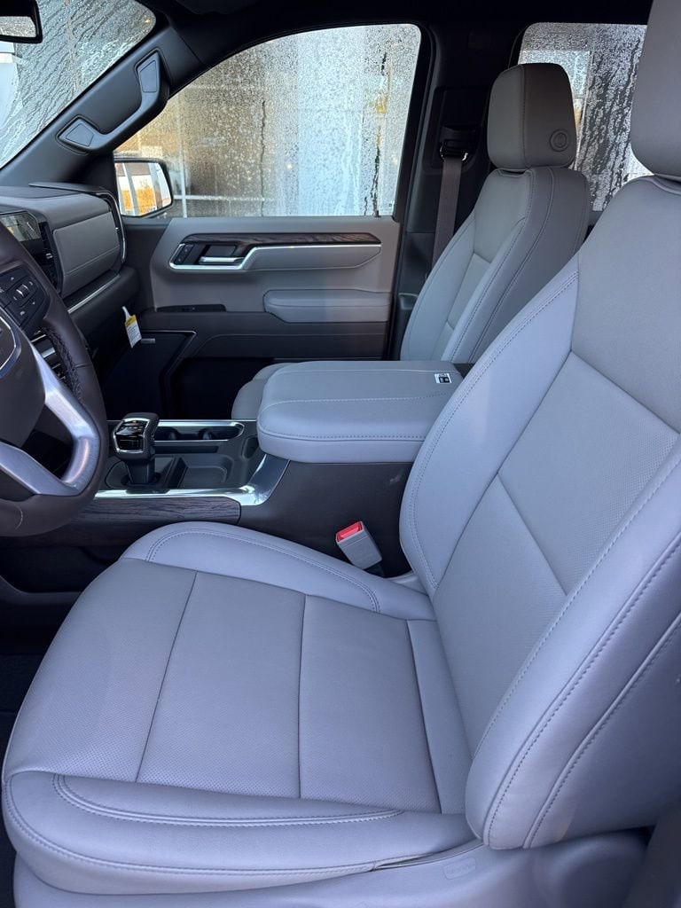 2026 GMC Sierra 1500 SLT - Photo 14