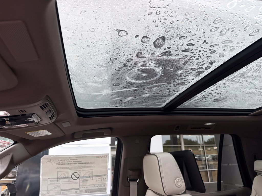 2027 GMC Yukon Denali - Photo 19